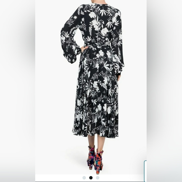 Meghan Los Angeles Floral Dress - Picture 4 of 10